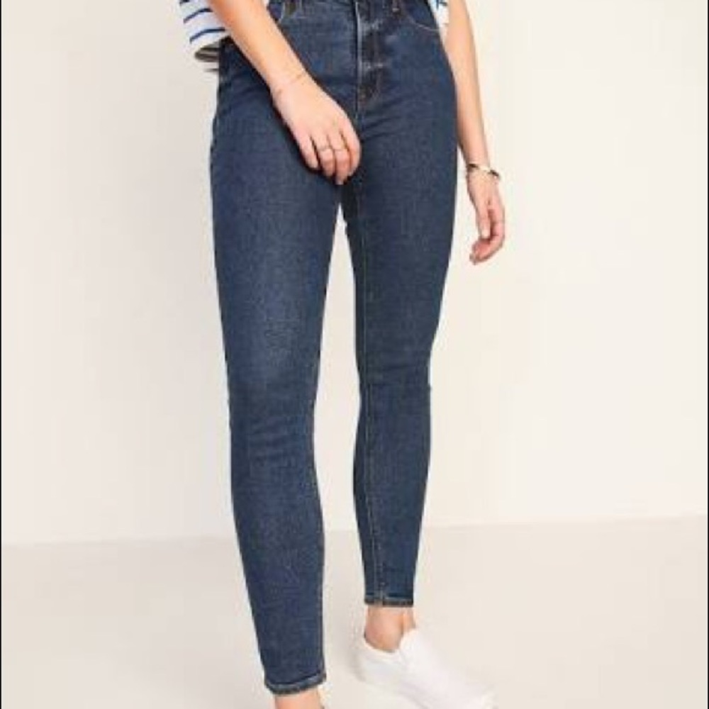 Old Navy Rockstar High Rise Super‎ Skinny Jeans